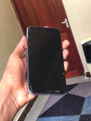 A picture of Iphone 11 Plain 64GB For Sale