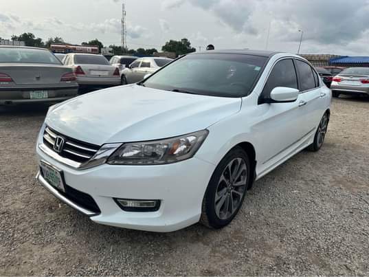 A picture of Honda Accord 2014