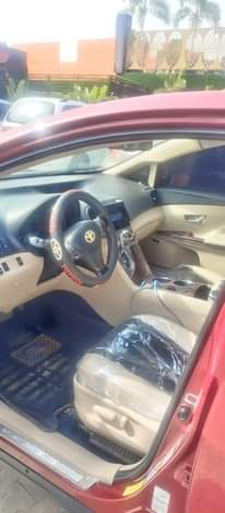 A picture of Toyota Venza 2010 upgraded to 2012 4 sale clean body
