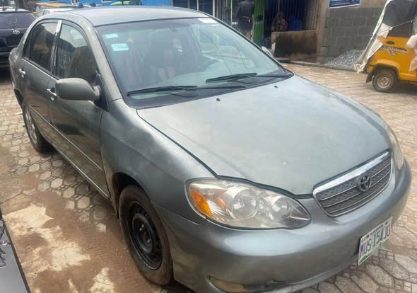 A picture of Toyota Corolla 2005