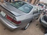A picture of Clean 2000 model Toyota Camry buy and traveling clean in