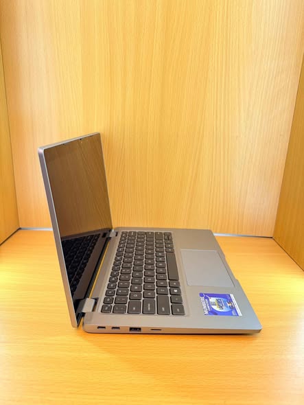 A picture of Dell latitude 5320 2in1