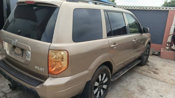 A picture of Used Honda PILOT Very Sharp Everything is Ok Urgent Sale