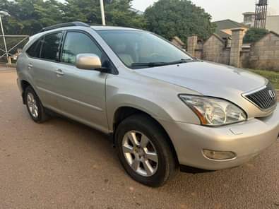 A picture of Extremely clean untampered engine 2005 Lexus RX330 Untampered engine untouched