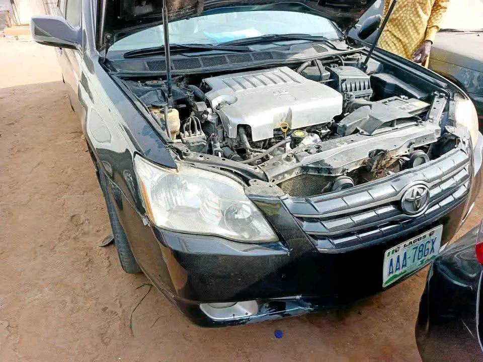 A picture of 011 Toyota Avalon