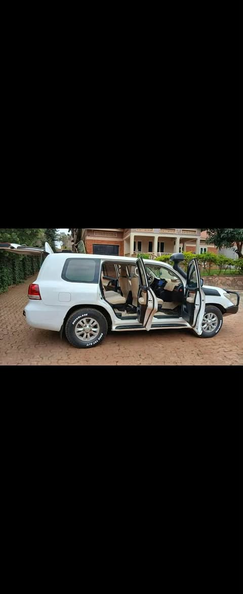 A picture of Land cruiser V8 diesel