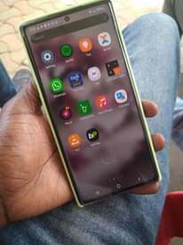 A picture of Samsung note 10