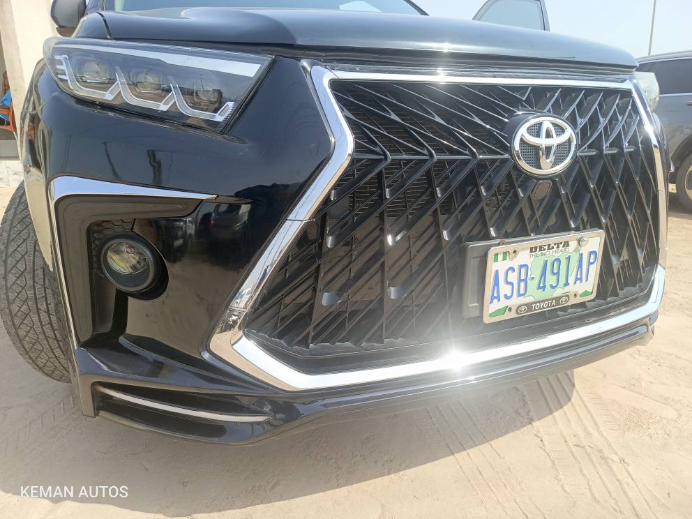 A picture of Toyota Highlander 2012 Upgraded