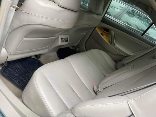 A picture of FIRST BODY XLE 2008 4PLUGS LEATHER INTERIOR CLEAN AS SEEN
