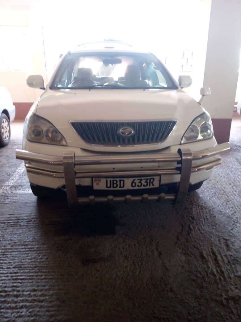 A picture of Toyota harrier 3.0 19.5m