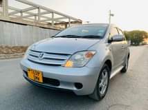 A picture of TOYOTA IST