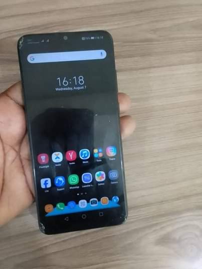 A picture of uhawei honor 9A