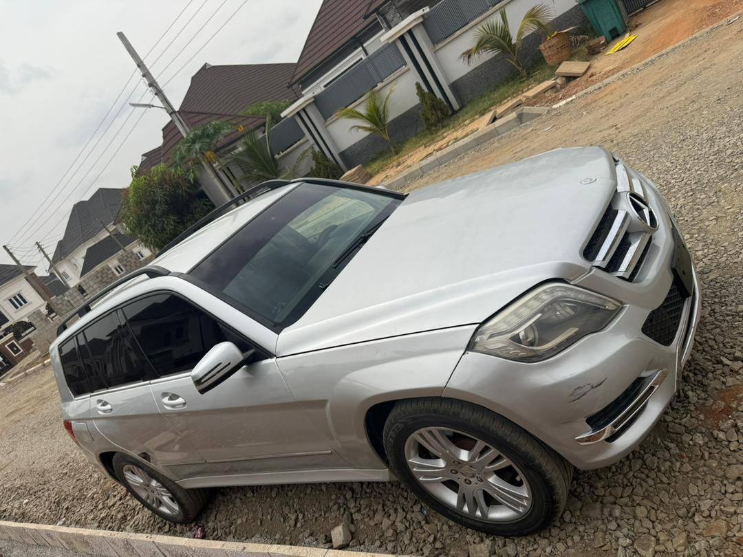 A picture of 2013 GLK 350