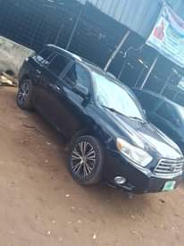 A picture of Neatly use Toyota Highlander 2009 buy and drive
