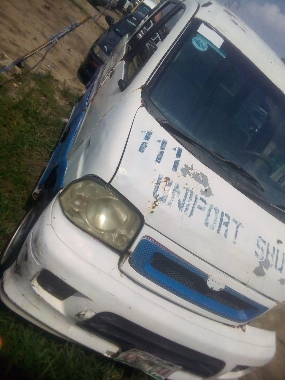 A picture of Mini bus Owner needs 1 550 Automatic gear Engine ok