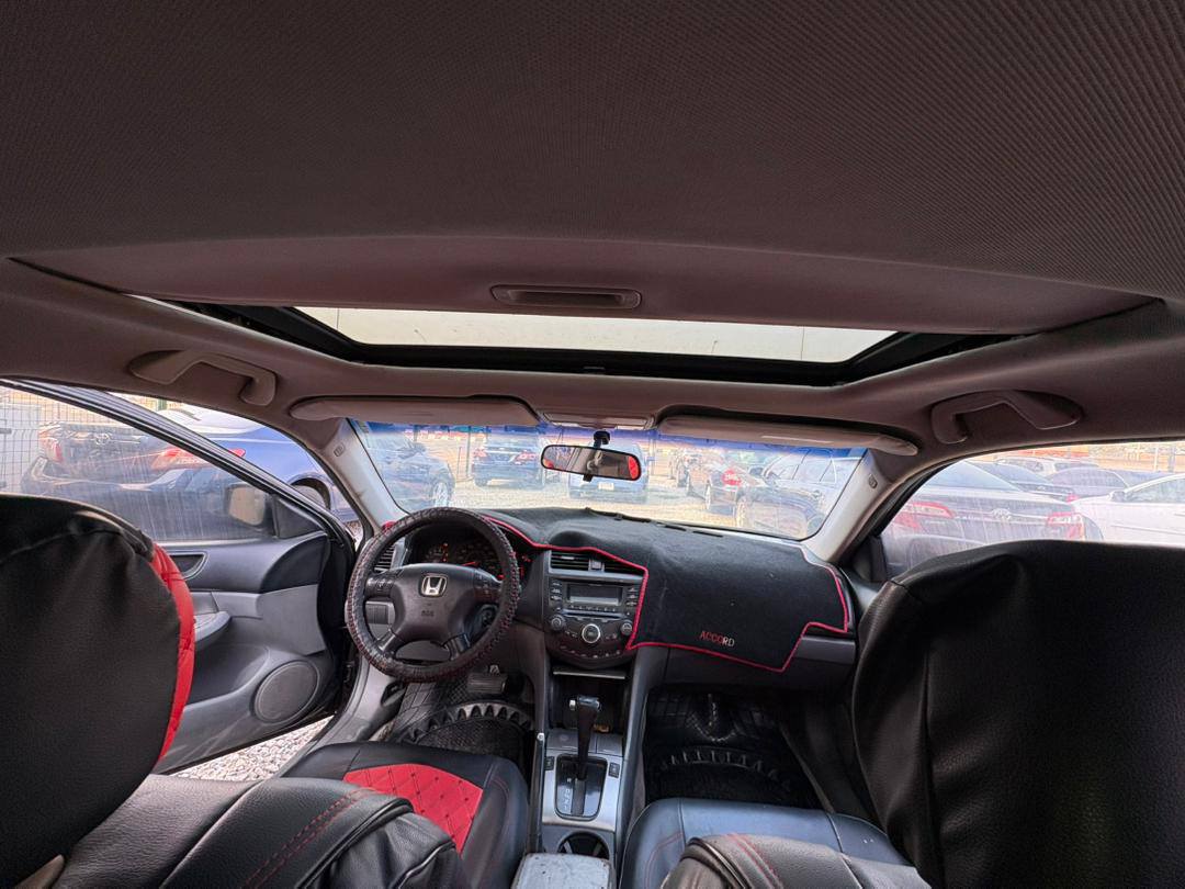A picture of 2005 Honda Accord