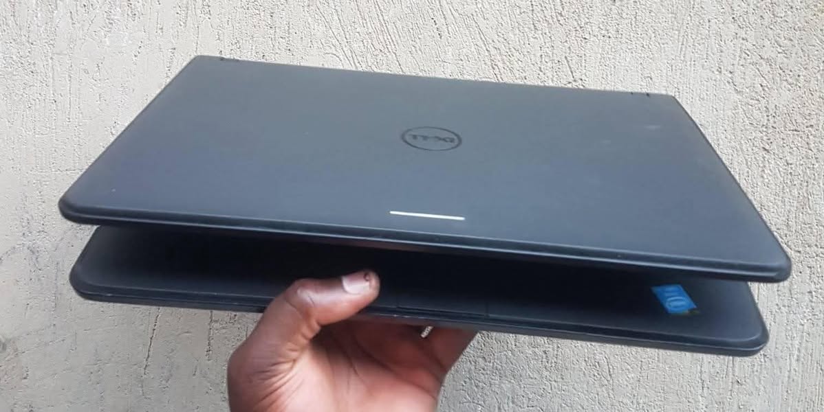 A picture of Dell core i3 laptop