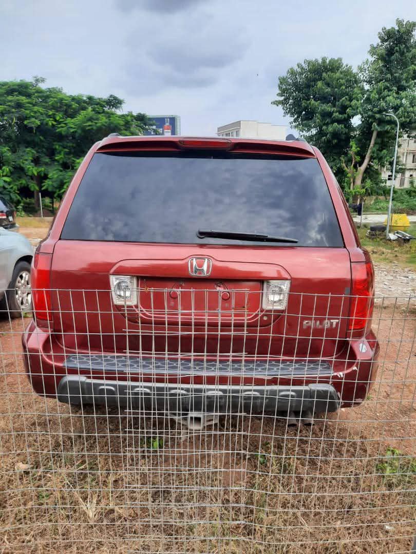 A picture of Honda Pilot 2005
