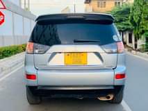 A picture of MITSUBISHI OUTLANDER