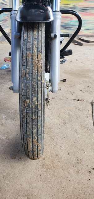 A picture of Inauzwa boxer bm125 pkpk nimpya full documents piga cma 0765887420