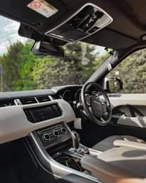 A picture of 2015 Land Rover Range rover sport 3.0cc