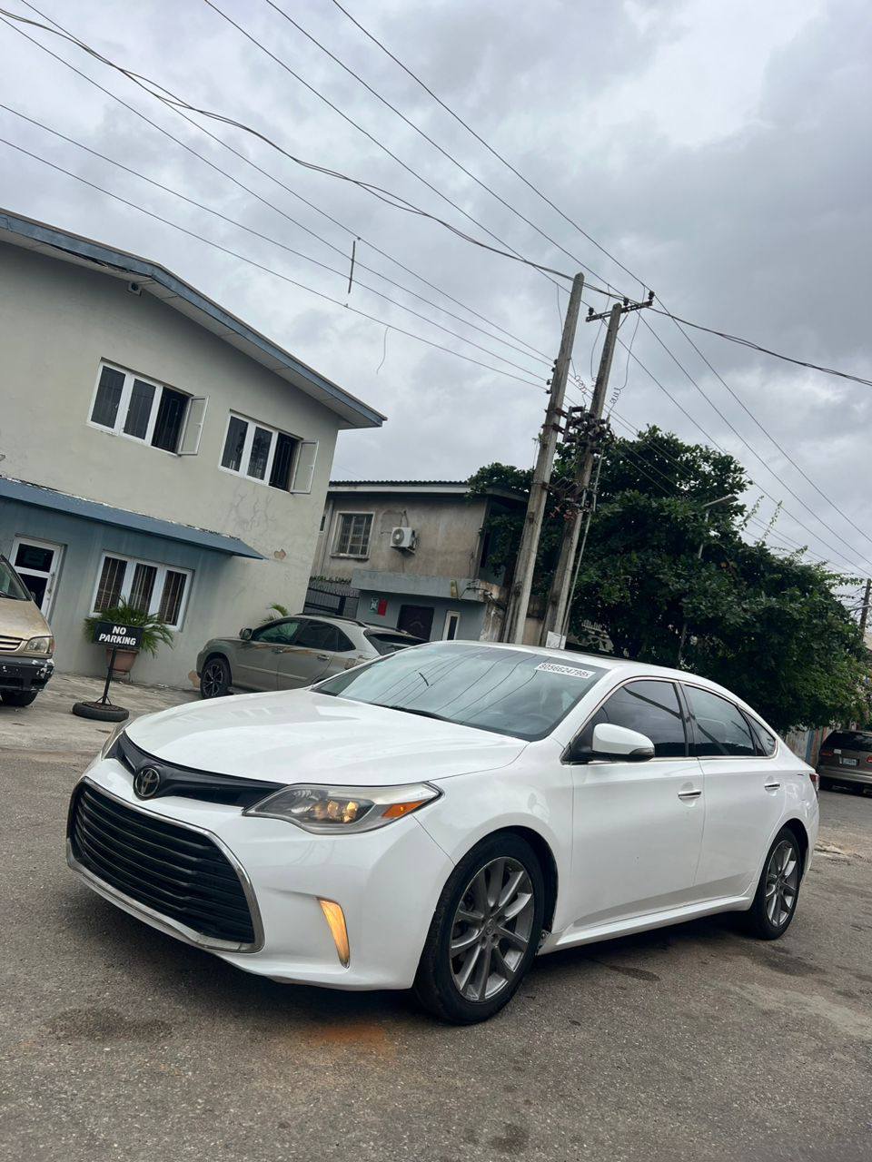 A picture of Toyota Avalon limited edition