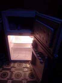 A picture of Nauza fridge na friza zote mpyaa