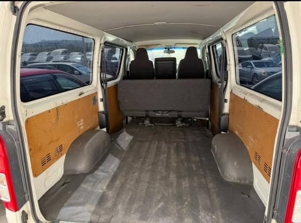 A picture of TOYOTA HIACE