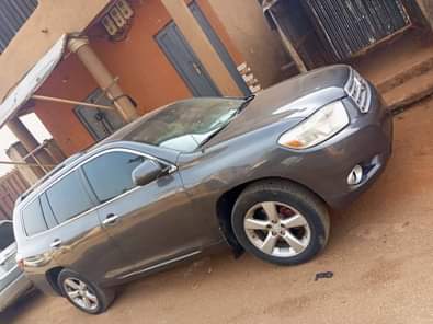 A picture of Super Clean Toyota Highlander 2008 model for sale Buy and