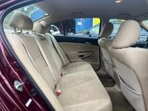 A picture of Model 2011 Honda Accord LX Body style Sedan Cylinders 4