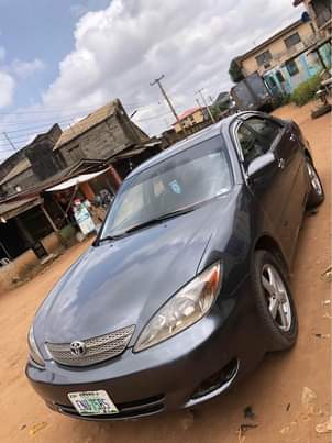 A picture of Camry used XLE 2004 09075397095