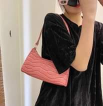 A picture of Hand and shoulder bags