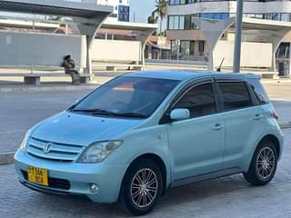 A picture of TOYOTA IST