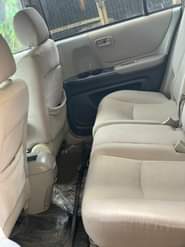 A picture of Distress Toyota highlander 2005 3 rows Pure first body Engine