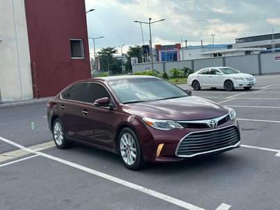 A picture of Toyota Avalon XLE