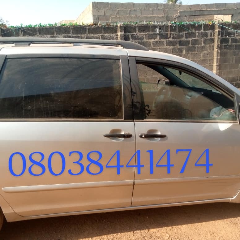 A picture of Toyota sienna for sale
