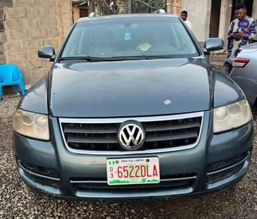 A picture of V Wagen Tourage 2005 08025508383