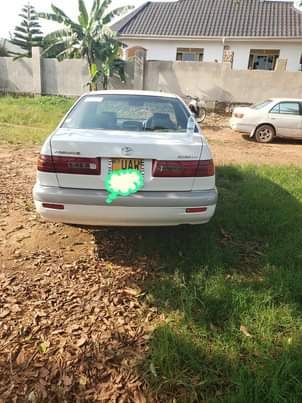 A picture of Toyota Premio Super Silver handle