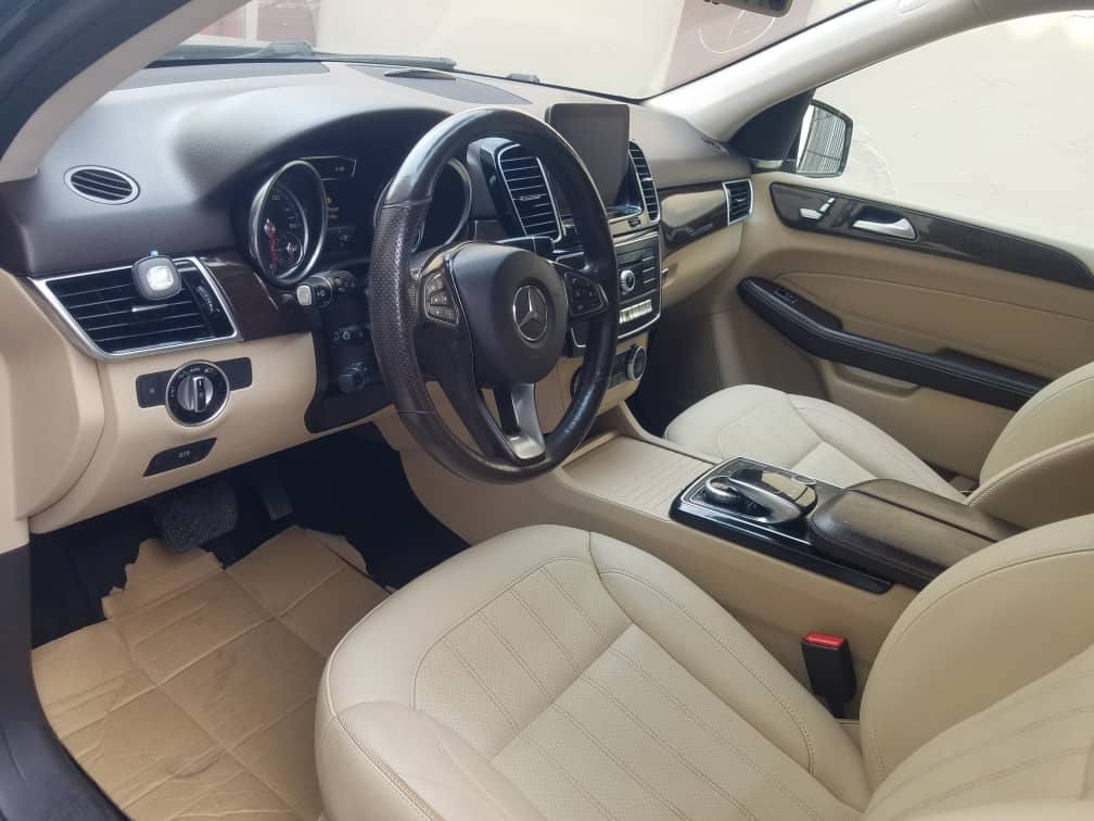 A picture of Tokumbo Benz gle350 2017 model 33million