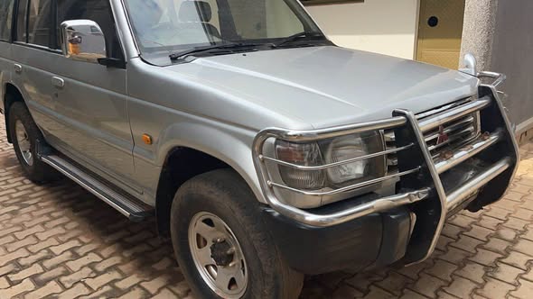 mitsubishi pajero