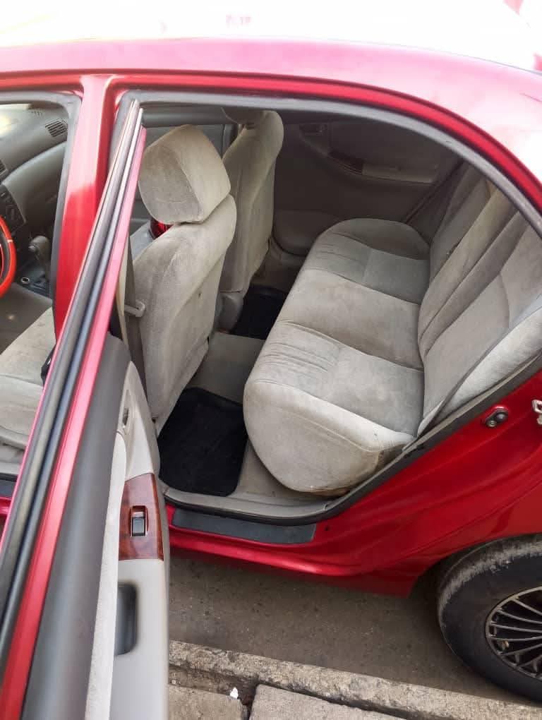 A picture of 2004 Toyota corolla