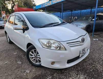 toyota auris