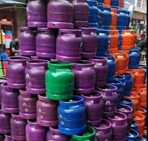 A picture of All gas brands both refills and fullset 