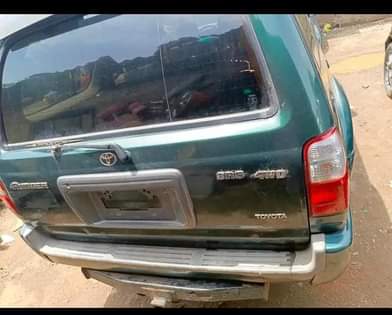 A picture of Toyota 4runner 2003 Engine and Gear ok Ac needs gas