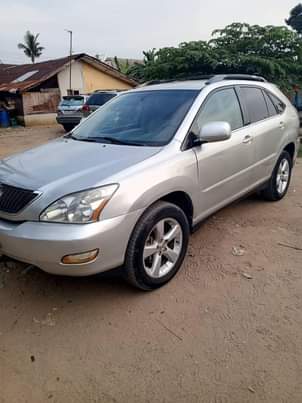 A picture of LEXUS RX330 V6 FIRST USER FIRST BODY