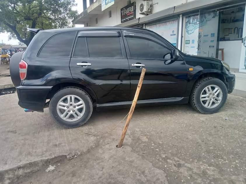 A picture of Rav 4 kill time 0624757389 Bei 4.9M Full documents Full