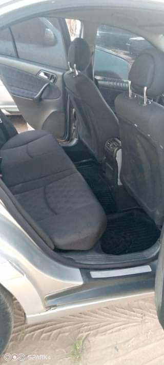 A picture of Benz C230 4plugs