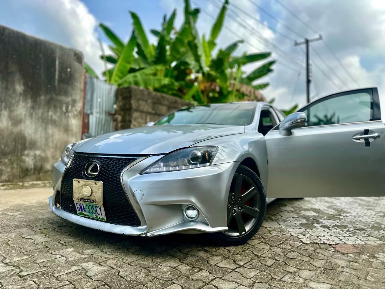 A picture of LEXUS I S250 4WHEEL DRIVE