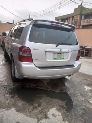 A picture of Neatly used Toyota Highlander 2007 model Very clean inside and