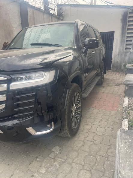 A picture of Toyota Highlander 2023 Upgraded